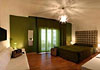 Hotel Emily Suites