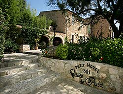 Hotel Petit Cases De Pula