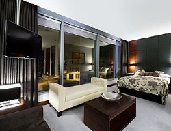 Hotel Rafayel